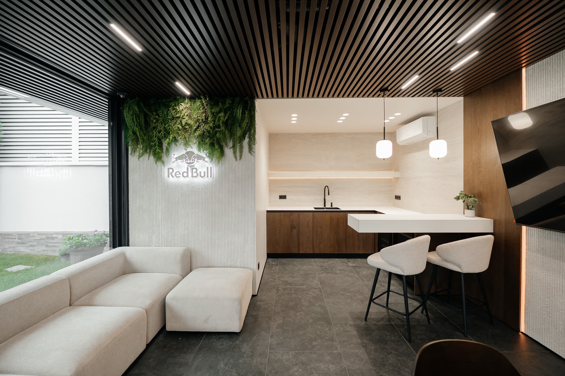 Strada Ialoveni — Lounge, fotografia 1 din 12